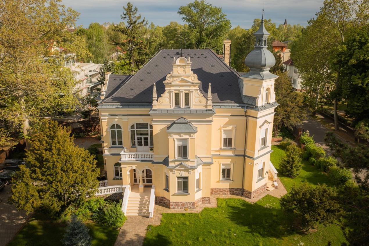 Avilla Thanhoffer Siófok Exterior foto